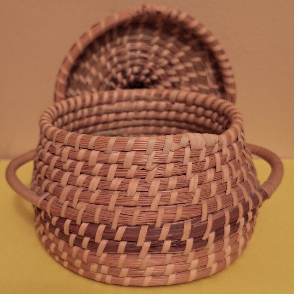 Vintage Small Sweetgrass Potbelly Basket w Lid & 2 Handles (4" tall)